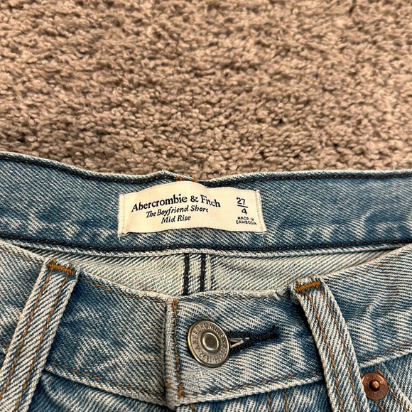 Abercrombie & Fitch The Boyfriend Short -Mid Rise (27/4) - Picture 3 of 6